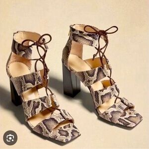 Banana Republic Snakeskin Pattern Lace-Up Heels 8